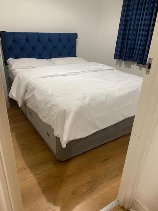 סלאו 3 Bedroom Home Near Windsor Castle, Legoland, & Heathrow מראה חיצוני תמונה