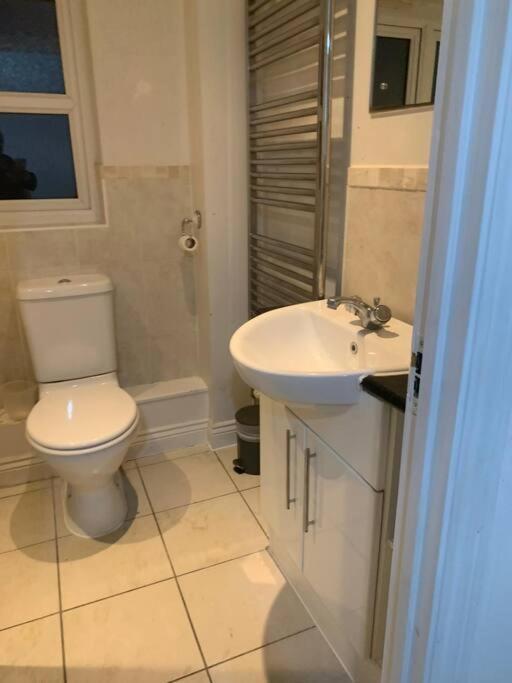 סלאו 3 Bedroom Home Near Windsor Castle, Legoland, & Heathrow מראה חיצוני תמונה