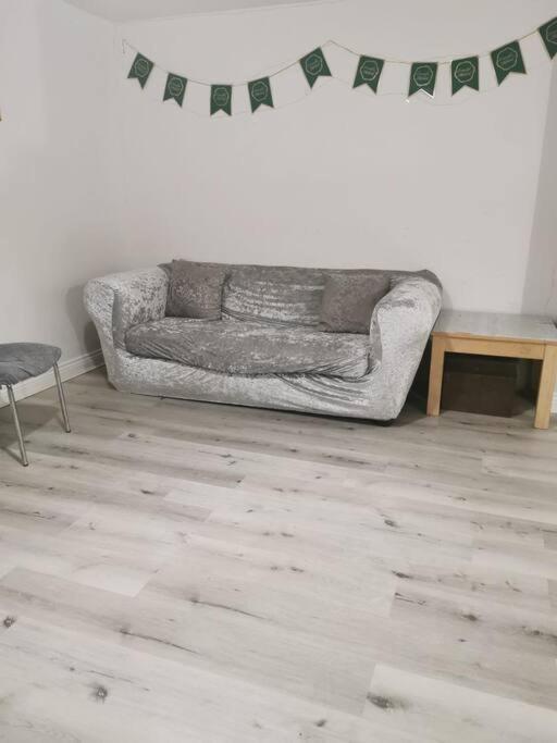 סלאו 3 Bedroom Home Near Windsor Castle, Legoland, & Heathrow מראה חיצוני תמונה