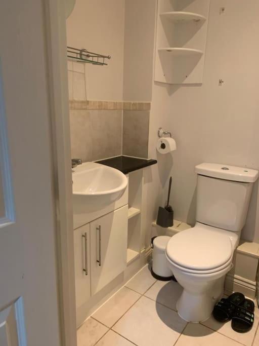 סלאו 3 Bedroom Home Near Windsor Castle, Legoland, & Heathrow מראה חיצוני תמונה