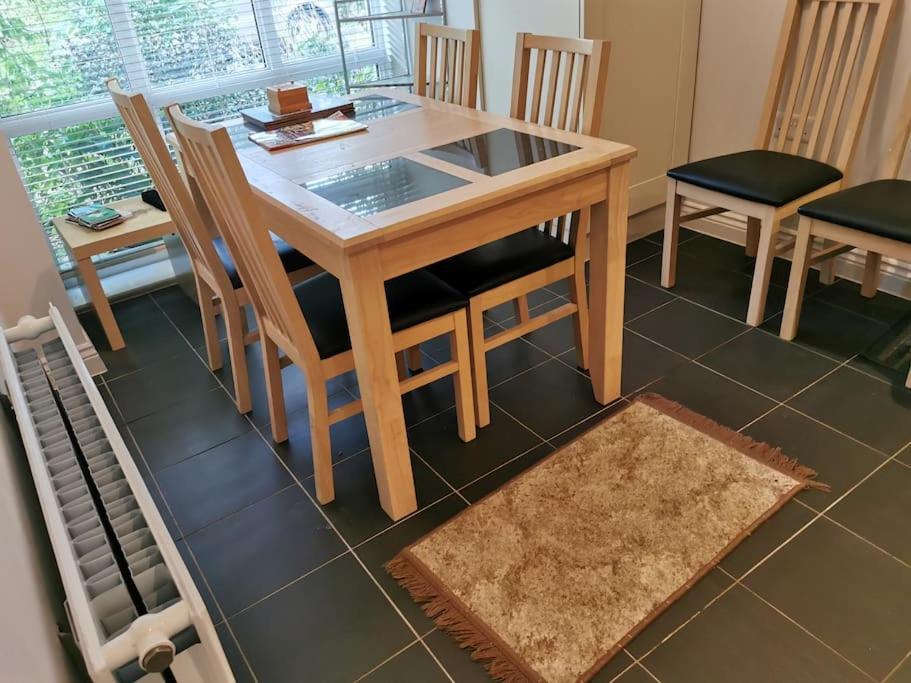 סלאו 3 Bedroom Home Near Windsor Castle, Legoland, & Heathrow מראה חיצוני תמונה