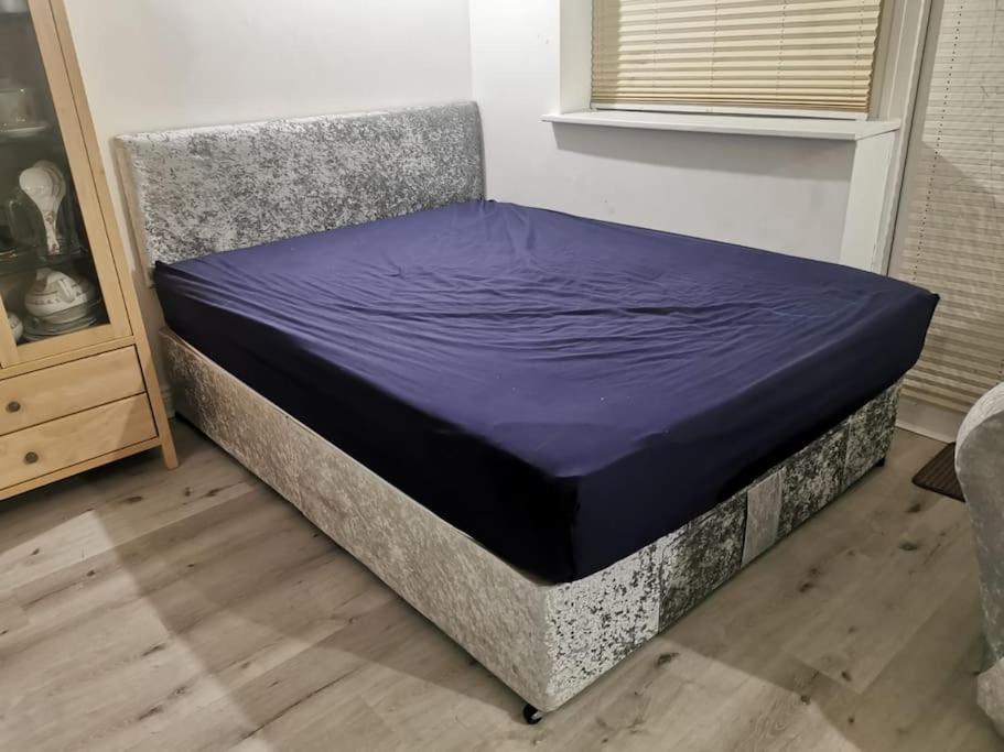 סלאו 3 Bedroom Home Near Windsor Castle, Legoland, & Heathrow מראה חיצוני תמונה