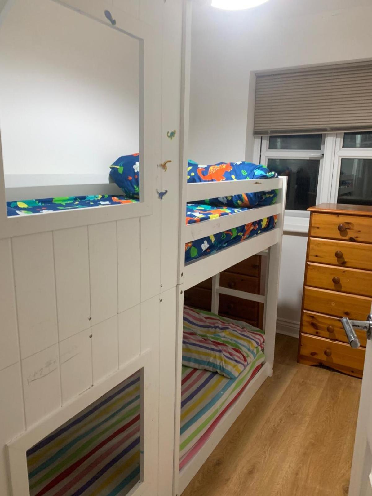 סלאו 3 Bedroom Home Near Windsor Castle, Legoland, & Heathrow מראה חיצוני תמונה